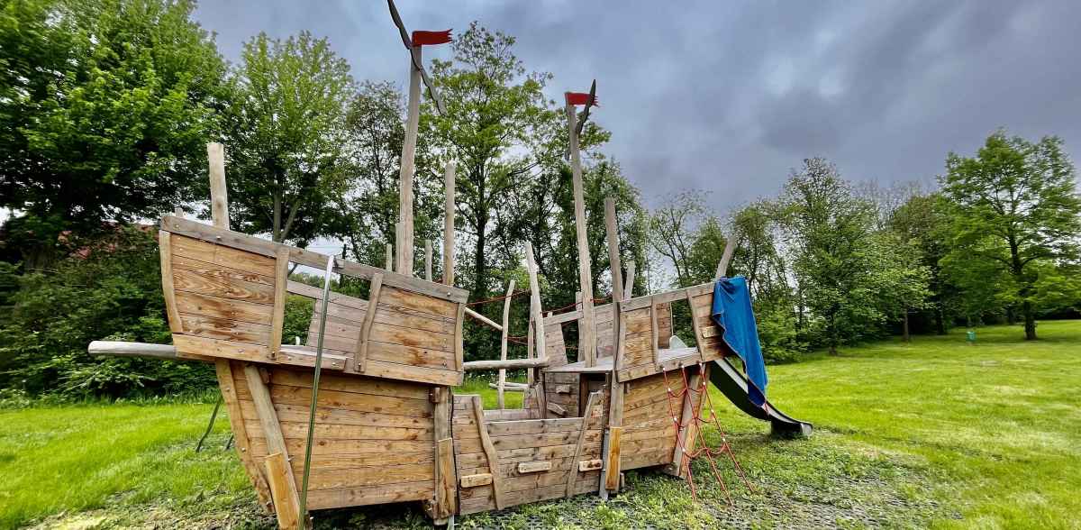 Neues Spielgerät im Freibad Eisenberg