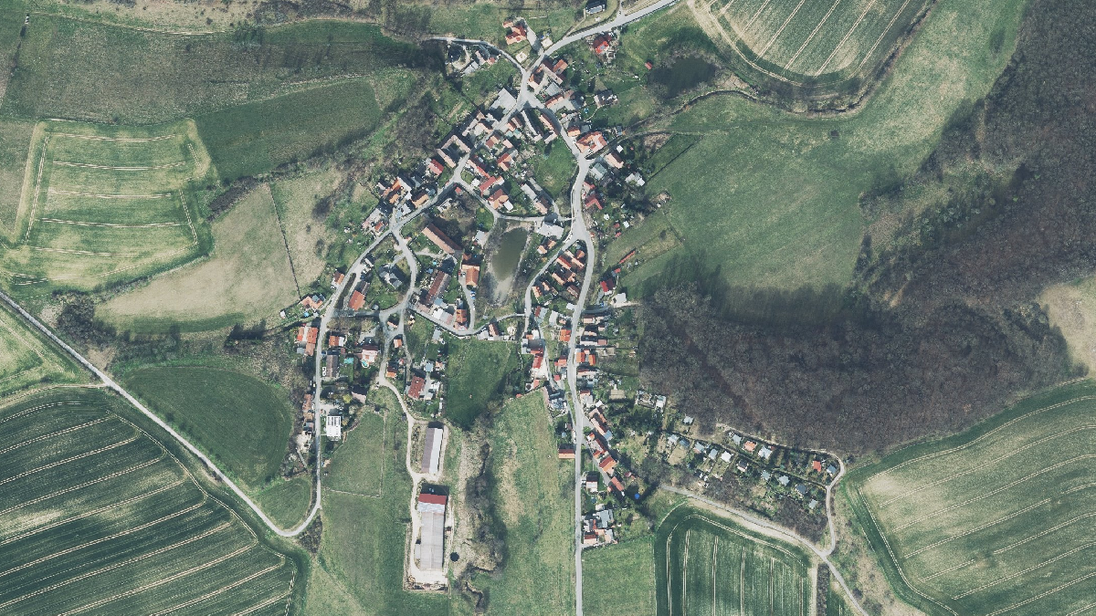 Luftbild der Gemeinde Petersberg