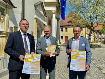 Der Geschäftsführer der Arbeitsagentur Stefan Scholz, Landrat Andreas Heller und Bürgermeister Michael Kieslich