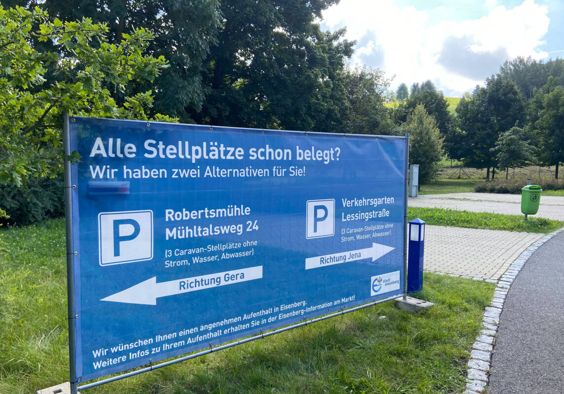 Hinweisschild am Wohnmobilstellplatz