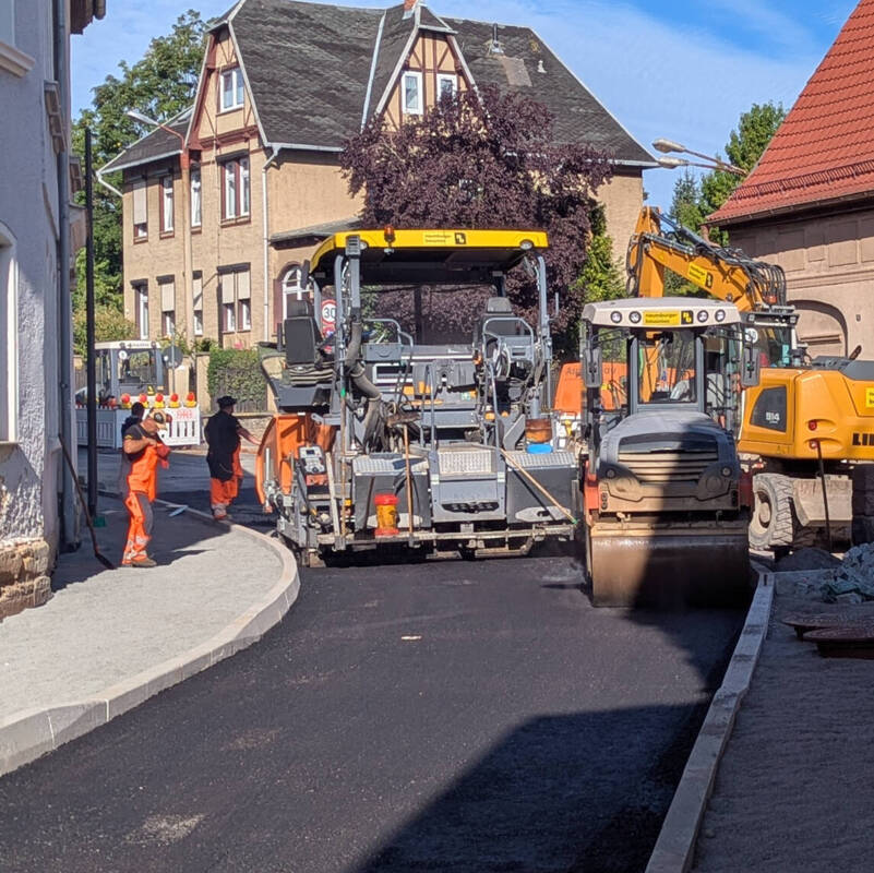 Straßenbauarbeiten am Verkehrskomplex Roßplatz