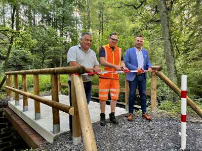 Einweihung der neuen Brücke im Mühltal