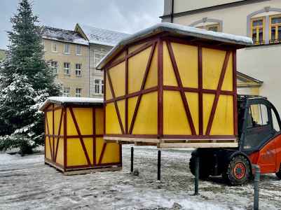 Aufstellung der Weihnachtsmarktbuden