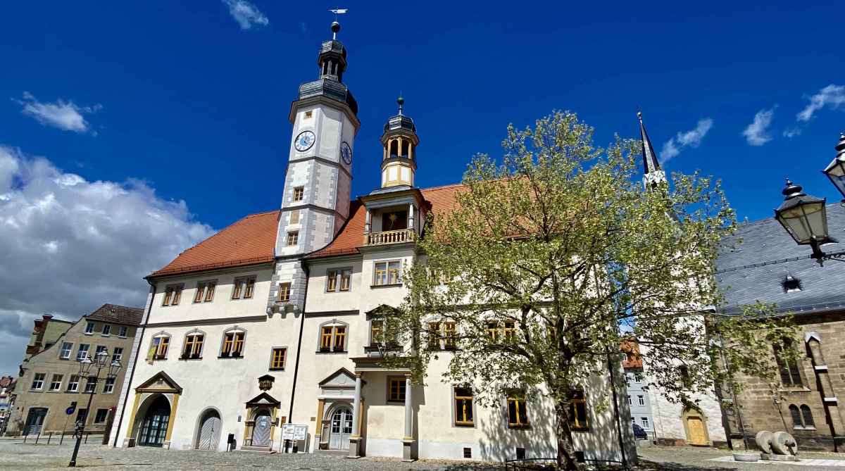 Rathaus im Sommer