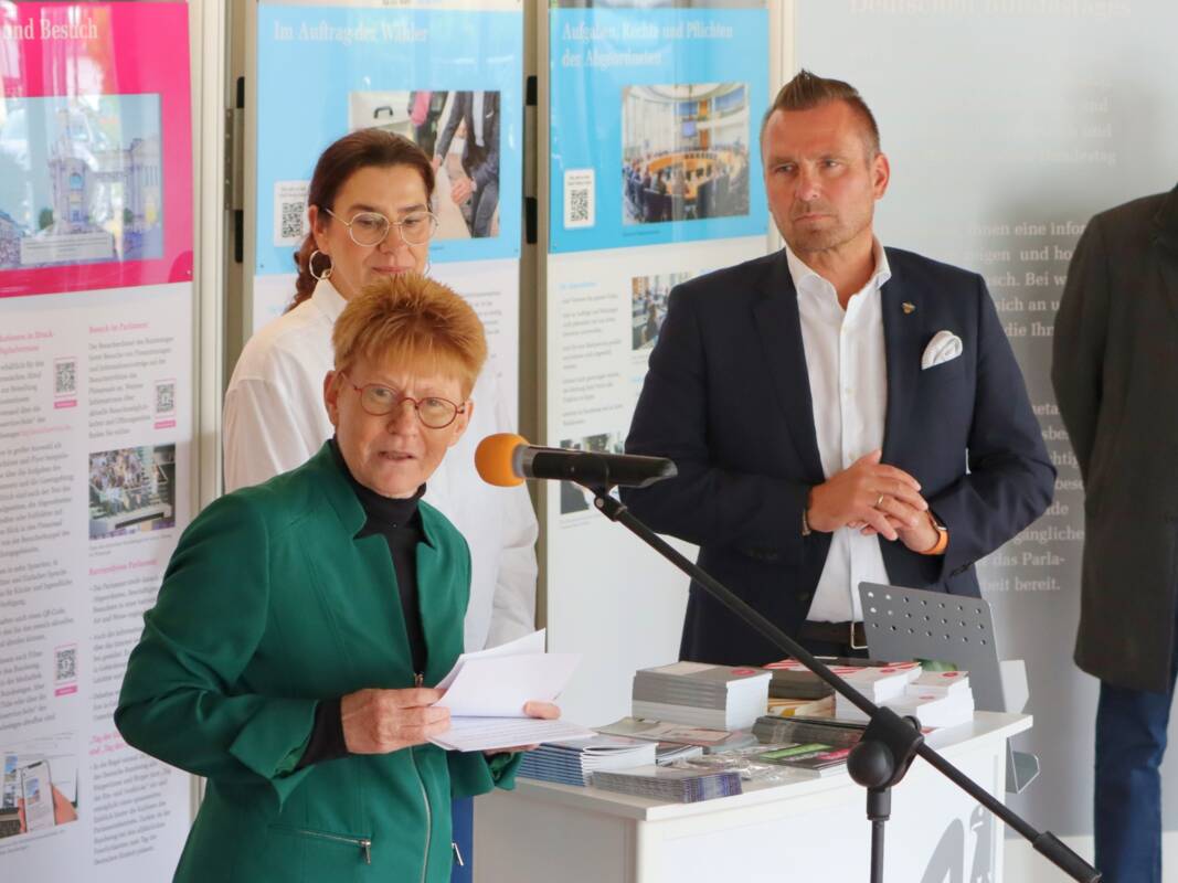 Wanderausstellung des Deutschen Bundestags im Scheithof 