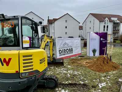Spatenstich zum Glasfaserausbau der Thüringer Netkom an der Ludwig-Jahn-Straße in Eisenberg.